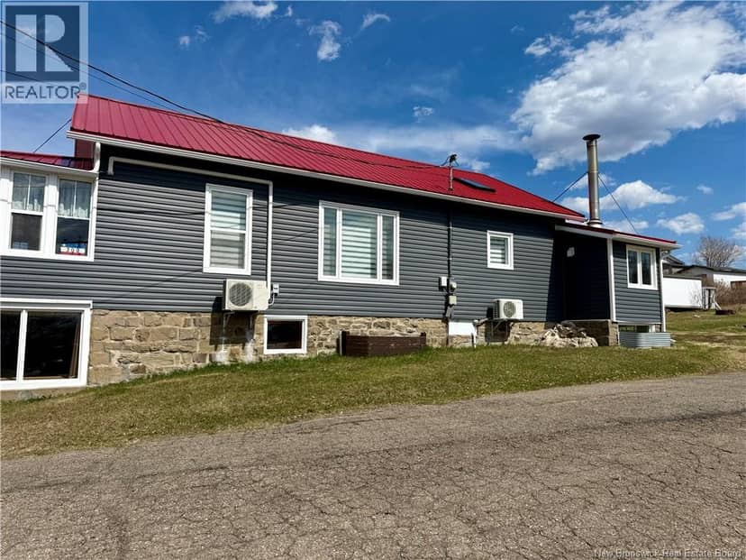 300 Boulevard St-Pierre Ouest — photo 7 of 40