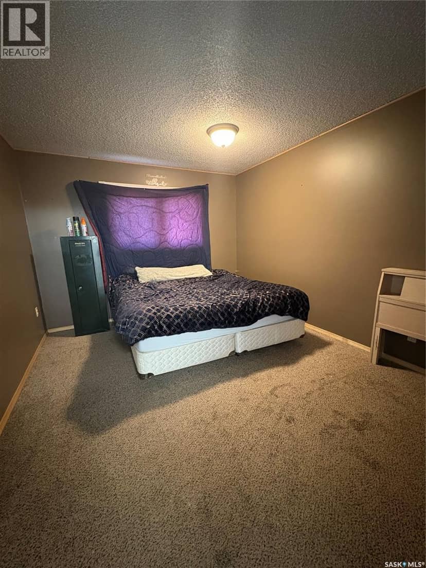 404 Yellowhead Highway — photo 11 of 27