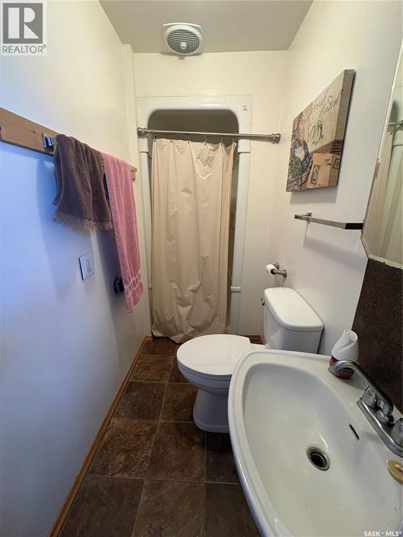 404 Yellowhead Highway — photo 17 of 27