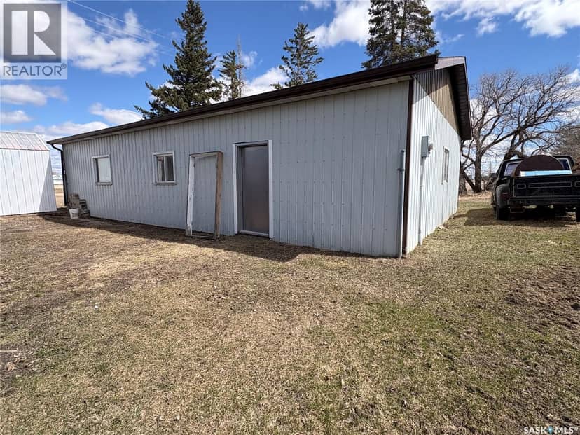 404 Yellowhead Highway — photo 2 of 27