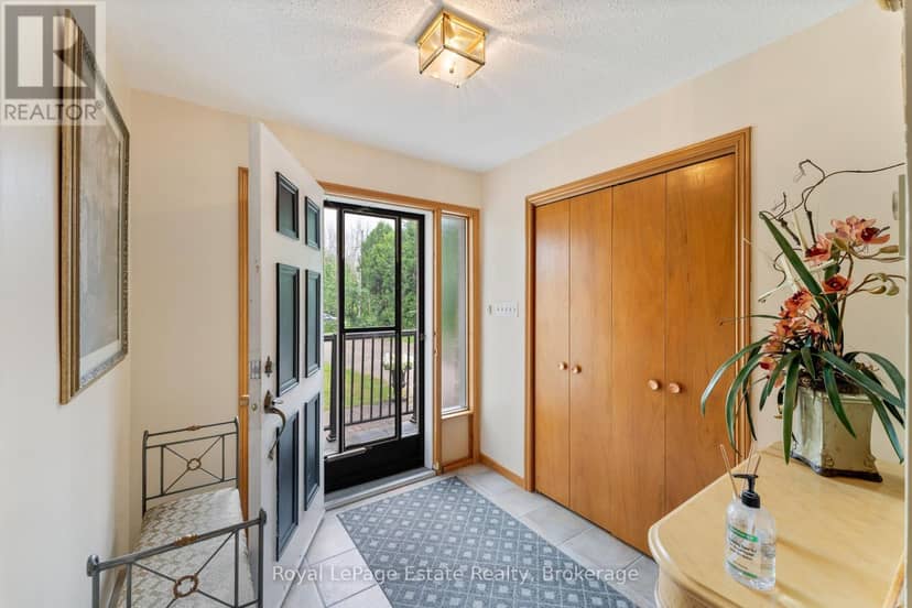 97 Dorena Crescent — photo 4 of 38