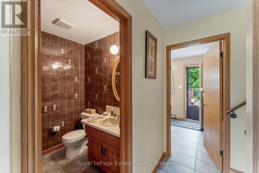 97 Dorena Crescent — photo 9 of 38