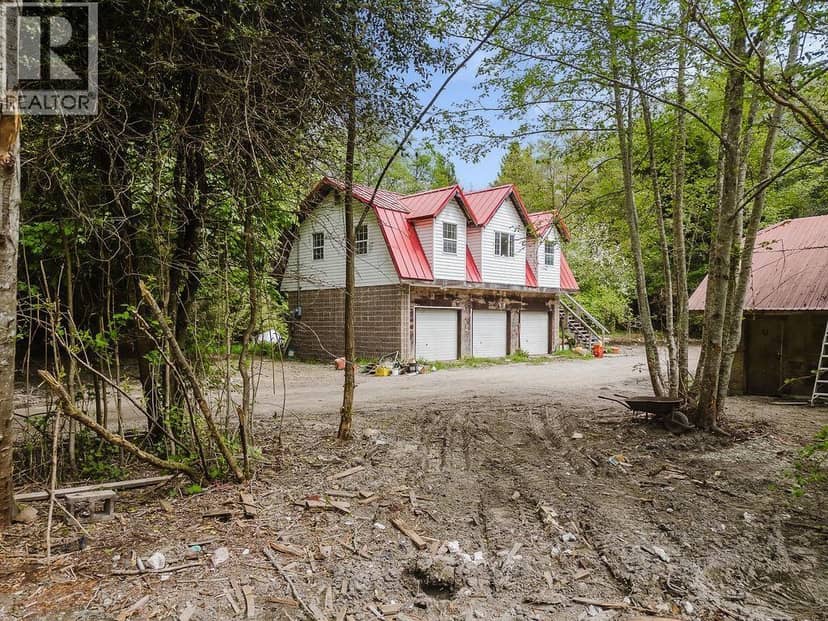 1575 BURTON ROAD, Gibsons