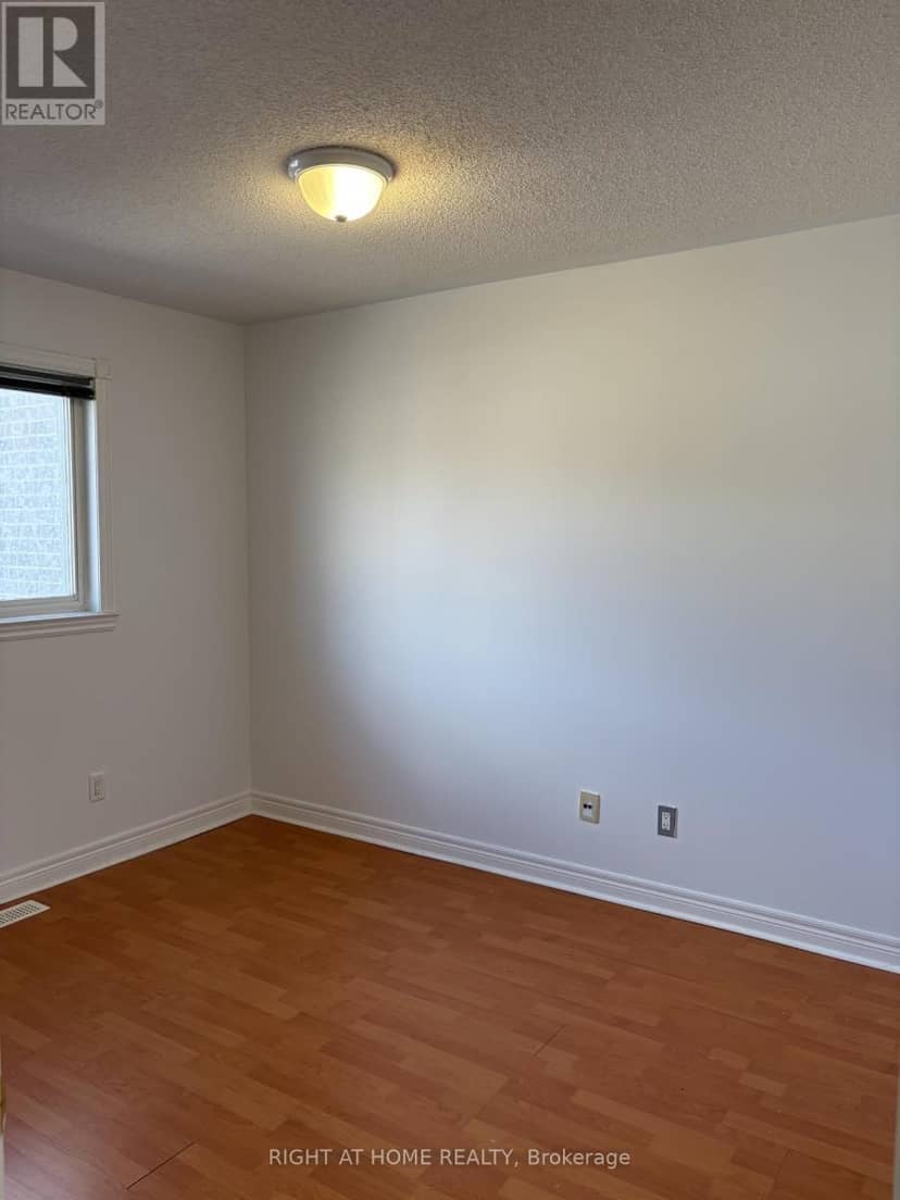 48 Grand Valley Boulevard — photo 11 of 13