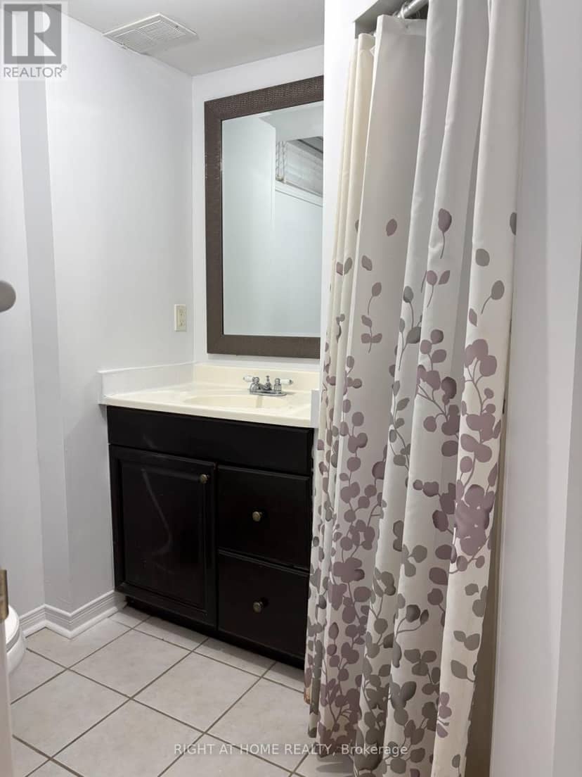 48 Grand Valley Boulevard — photo 7 of 13