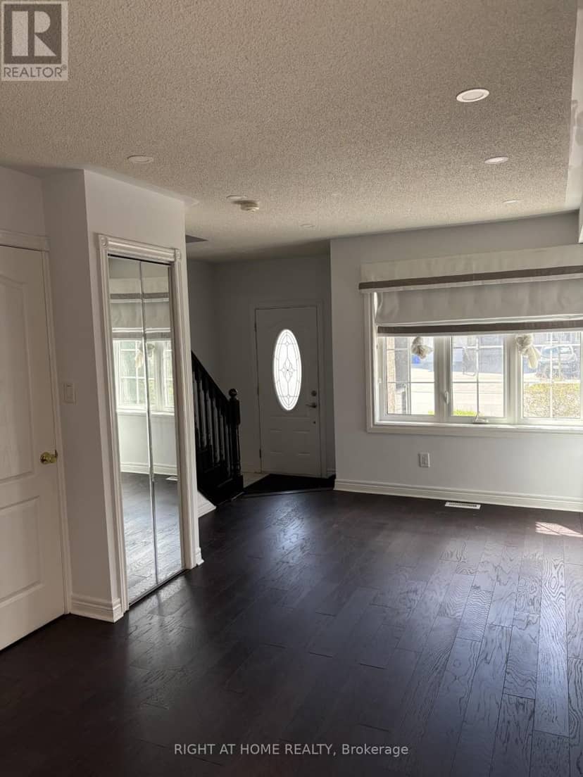 48 Grand Valley Boulevard — photo 2 of 13