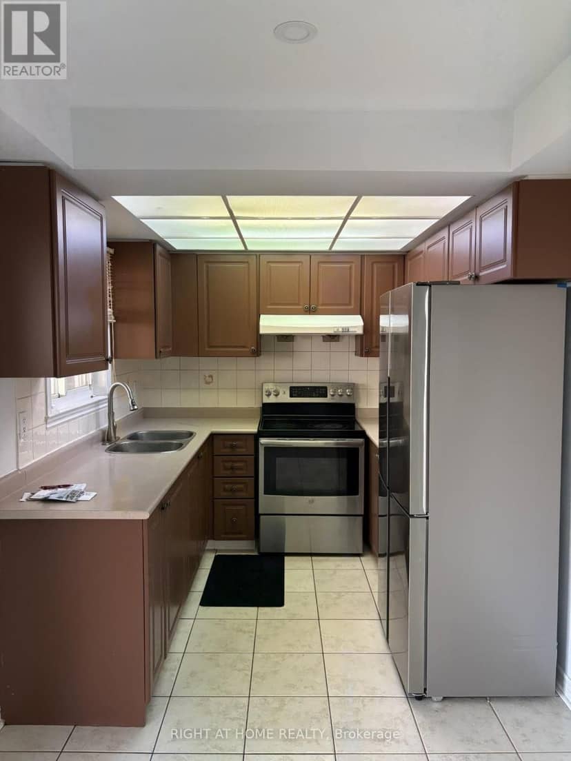 48 Grand Valley Boulevard — photo 4 of 13
