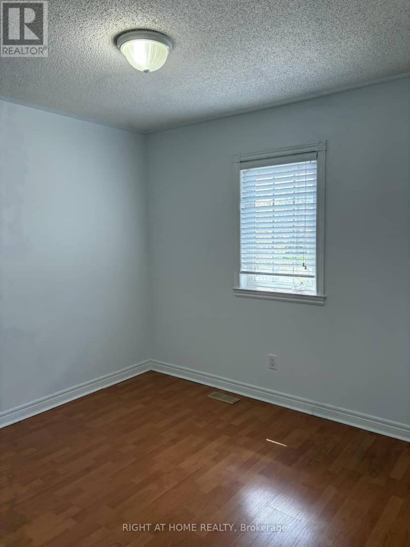 48 Grand Valley Boulevard — photo 10 of 13