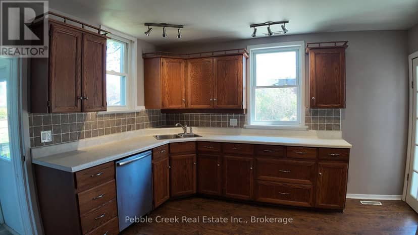 109 Napier Street — photo 3 of 20