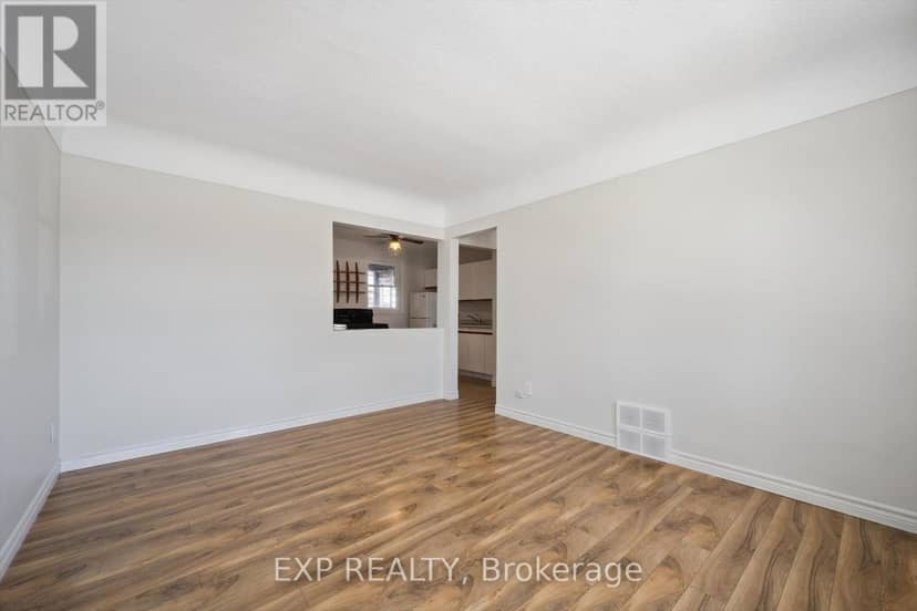 253 Sydney Street S — photo 4 of 36