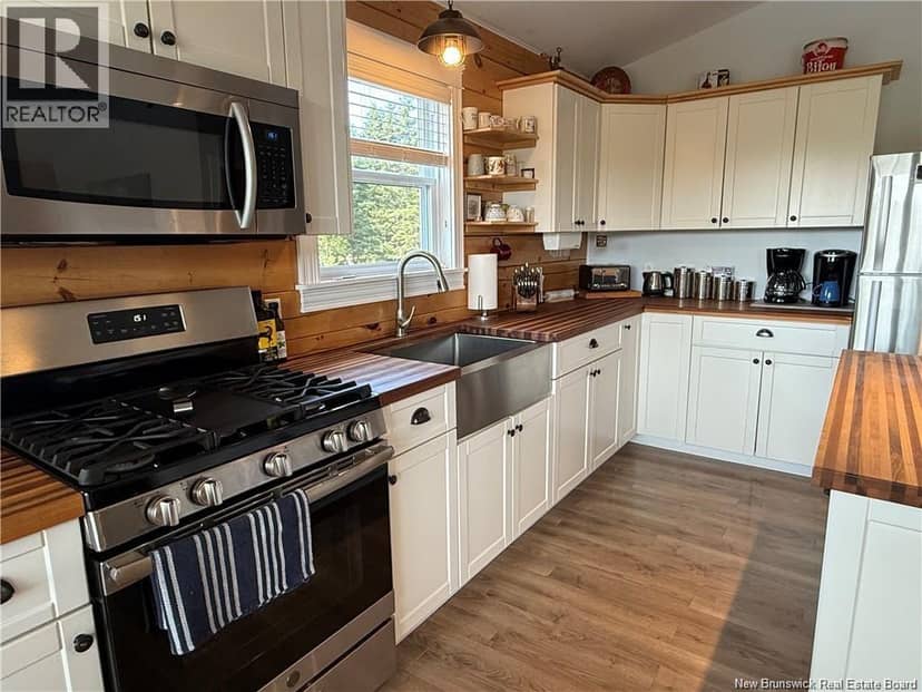 20 Robertson Lane — photo 8 of 40
