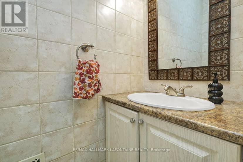 28 - 2 Bertona Street — photo 17 of 32