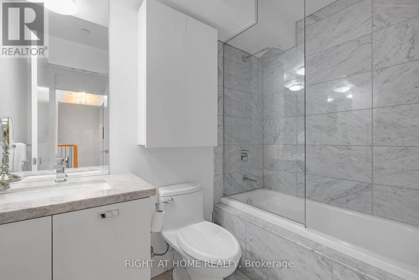 TH 101 - 32 Davenport Road — photo 16 of 18