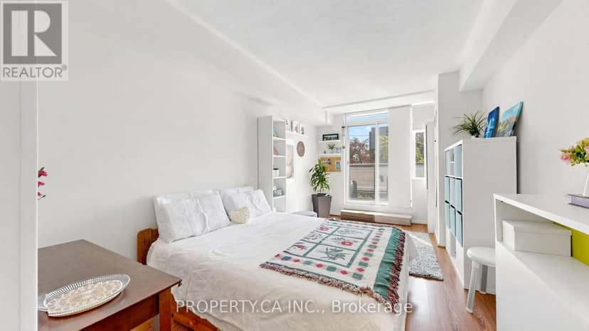 107 - 7398 Yonge Street — photo 17 of 40