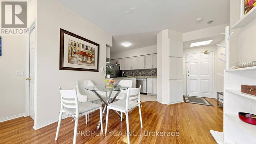 107 - 7398 Yonge Street — photo 9 of 40