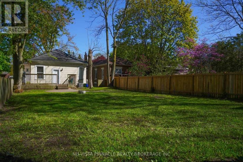 571 Dufferin Avenue — photo 16 of 17