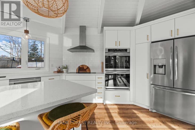 521 Upper Queen Street — photo 19 of 40
