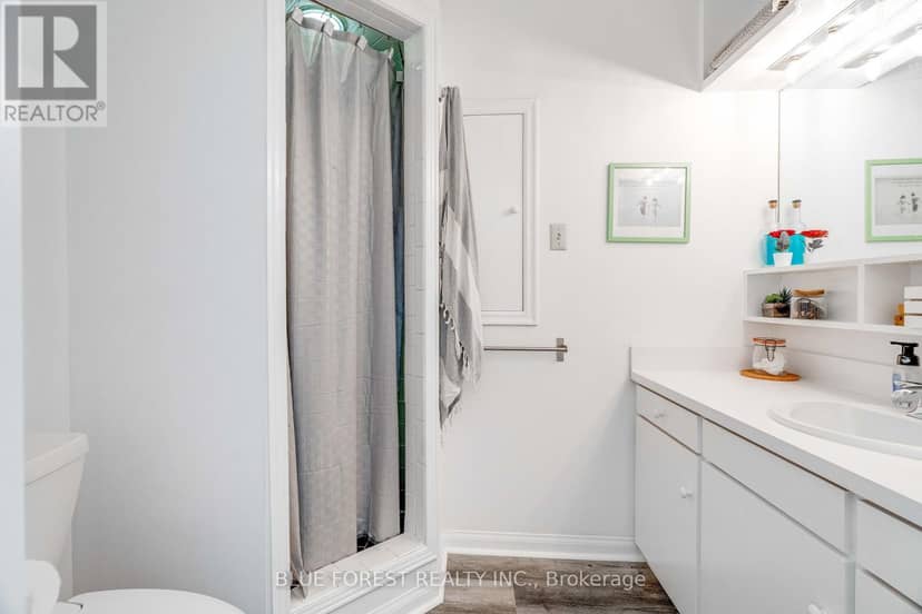 521 Upper Queen Street — photo 30 of 40
