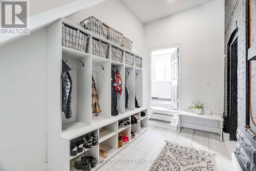 521 Upper Queen Street — photo 37 of 40