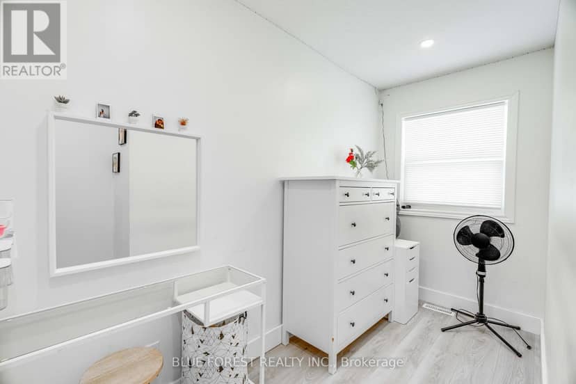 521 Upper Queen Street — photo 26 of 40