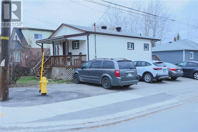 422 Queen Street — photo 1 of 24