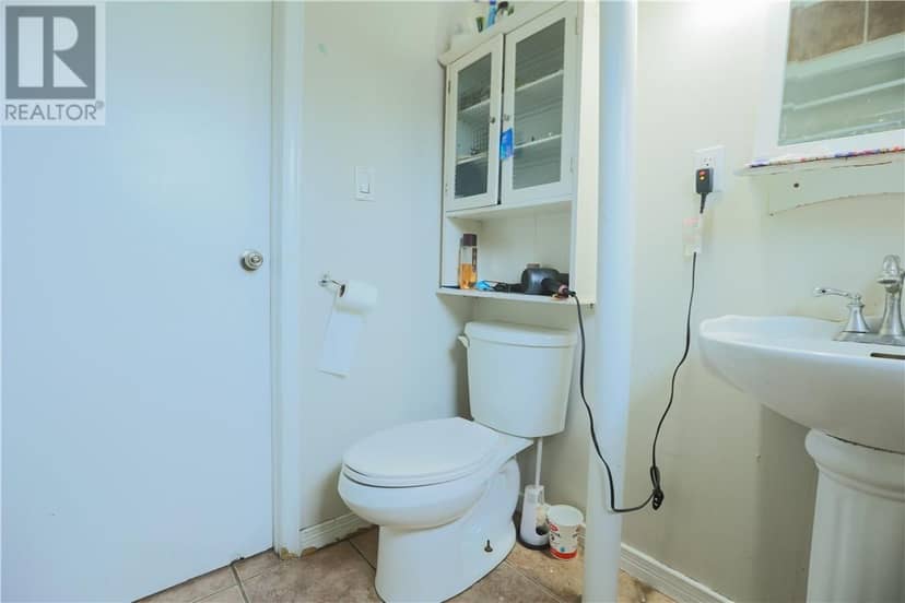 422 Queen Street — photo 12 of 24