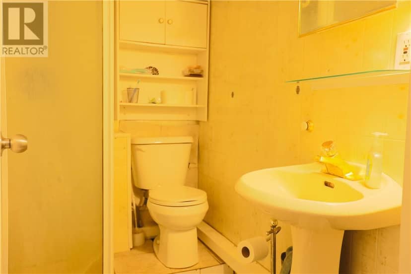 422 Queen Street — photo 20 of 24