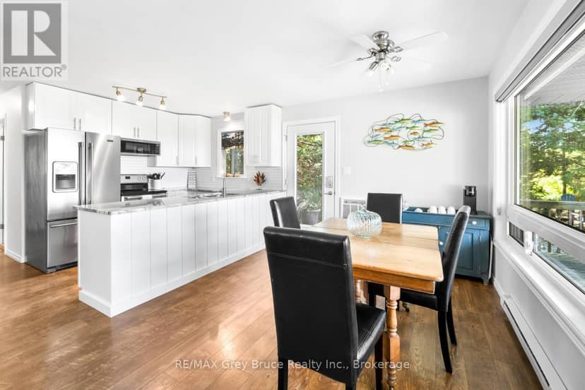 1208 Sunset Drive — photo 11 of 37