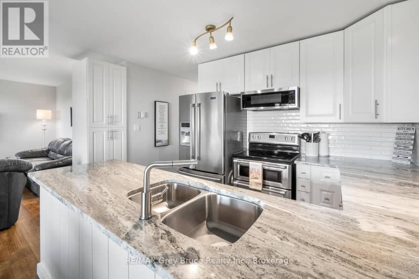 1208 Sunset Drive — photo 15 of 37