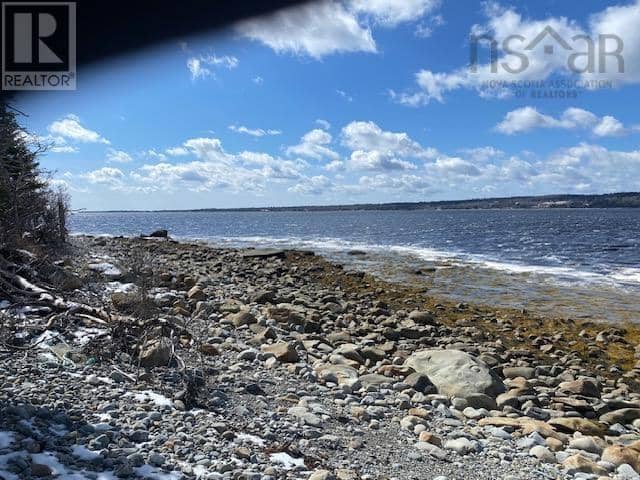 PID: 80118946 Fredericks Road — photo 2 of 5