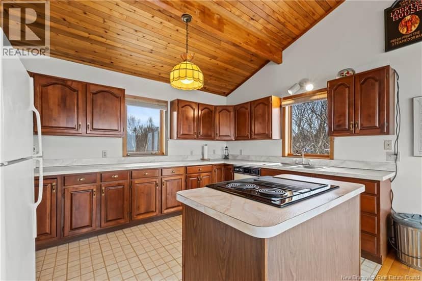 572 Fundy Drive — photo 14 of 40