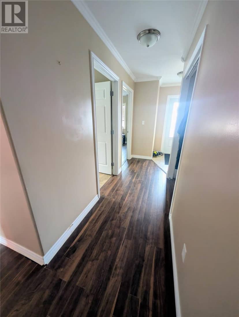 3 Murphy Crescent — photo 5 of 9