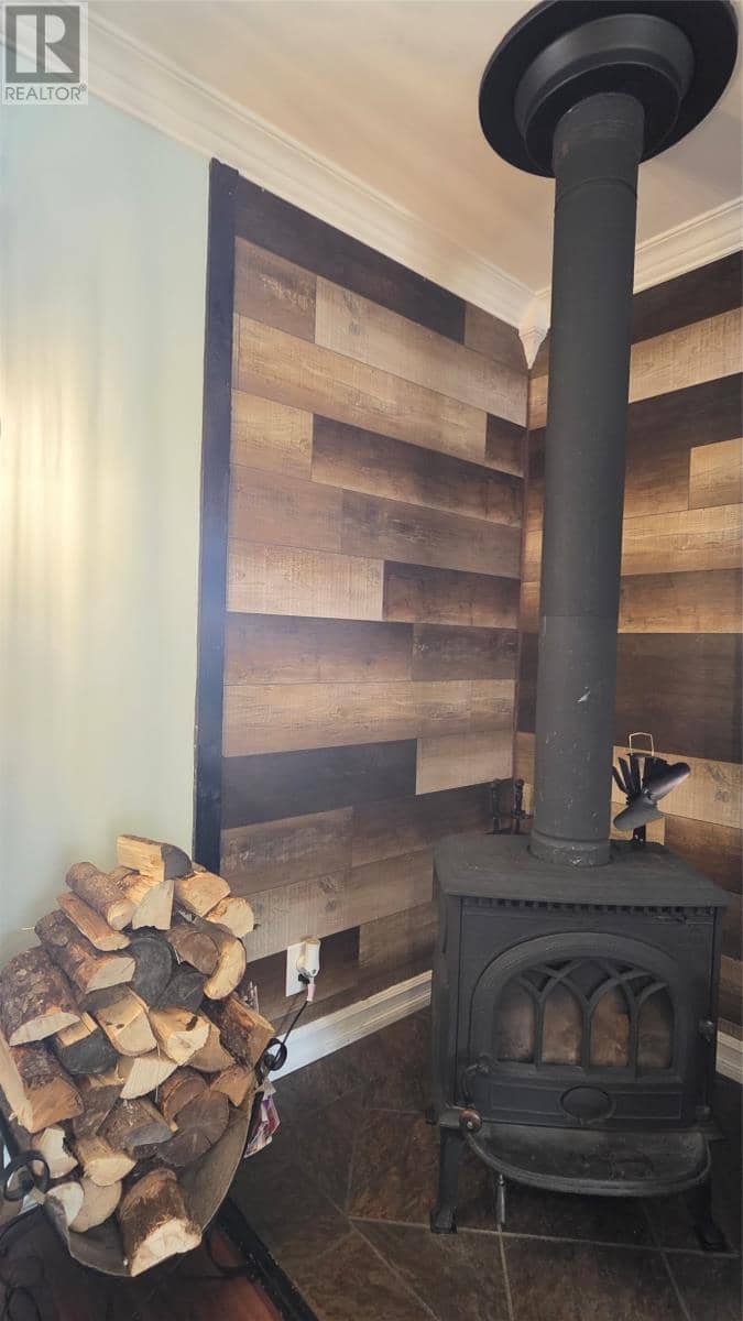 2 Hillview Street — photo 11 of 35