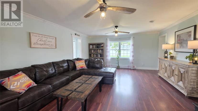 2 Hillview Street — photo 12 of 35