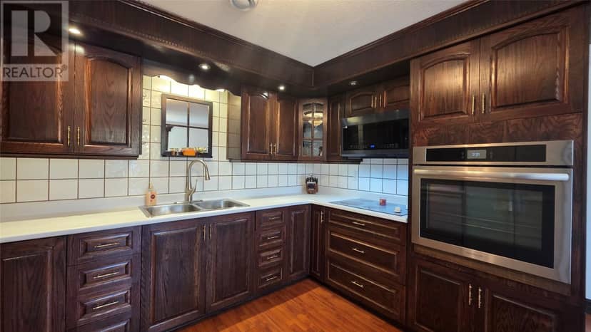 2 Hillview Street — photo 15 of 35