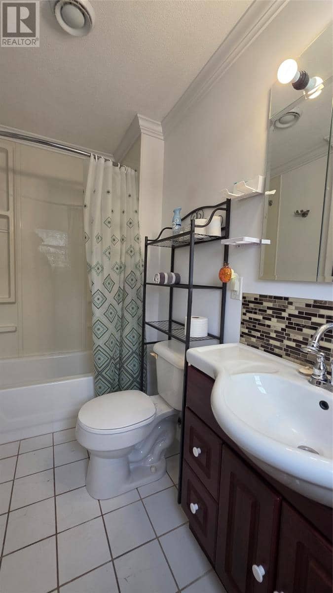 2 Hillview Street — photo 25 of 35