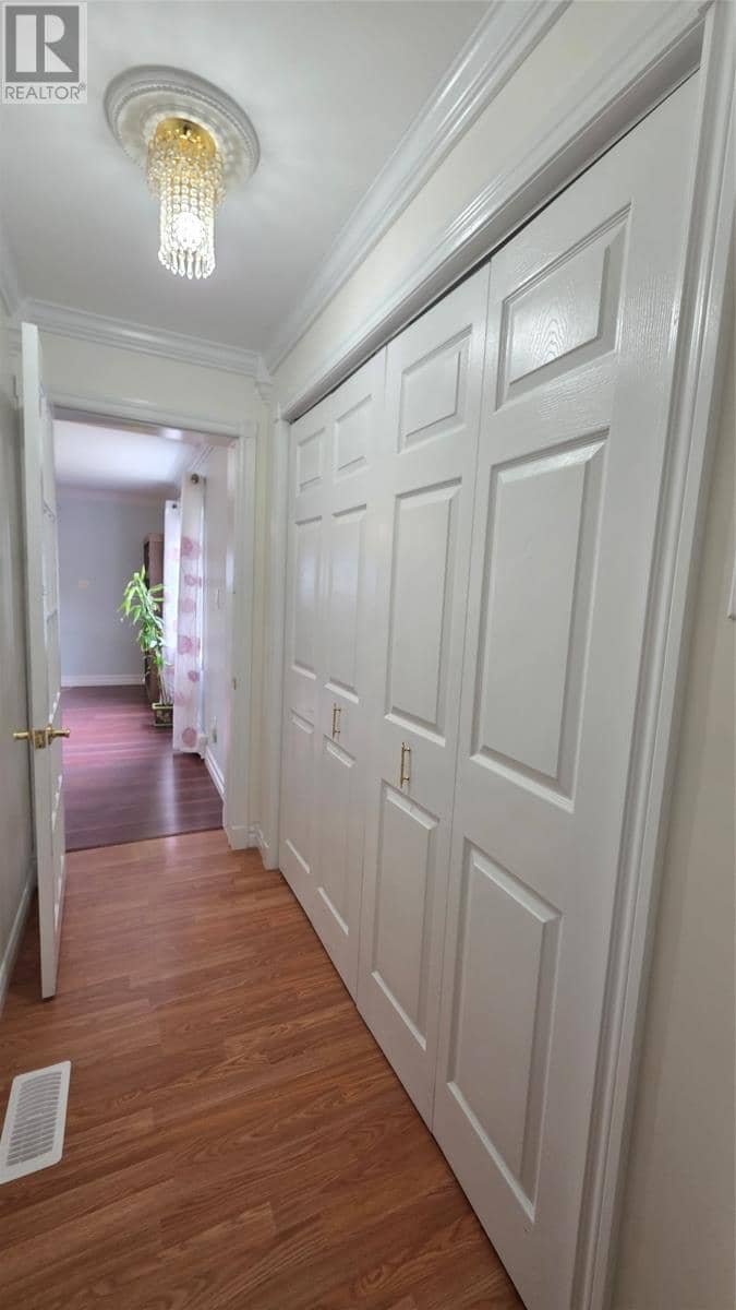 2 Hillview Street — photo 33 of 35