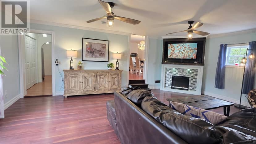 2 Hillview Street — photo 9 of 35