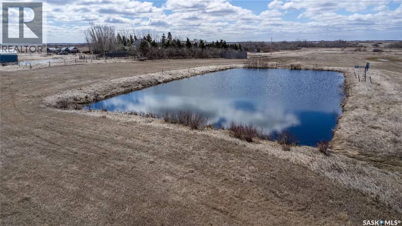 Neudorf Farm - NW 20-20-07 W2 — photo 12 of 40