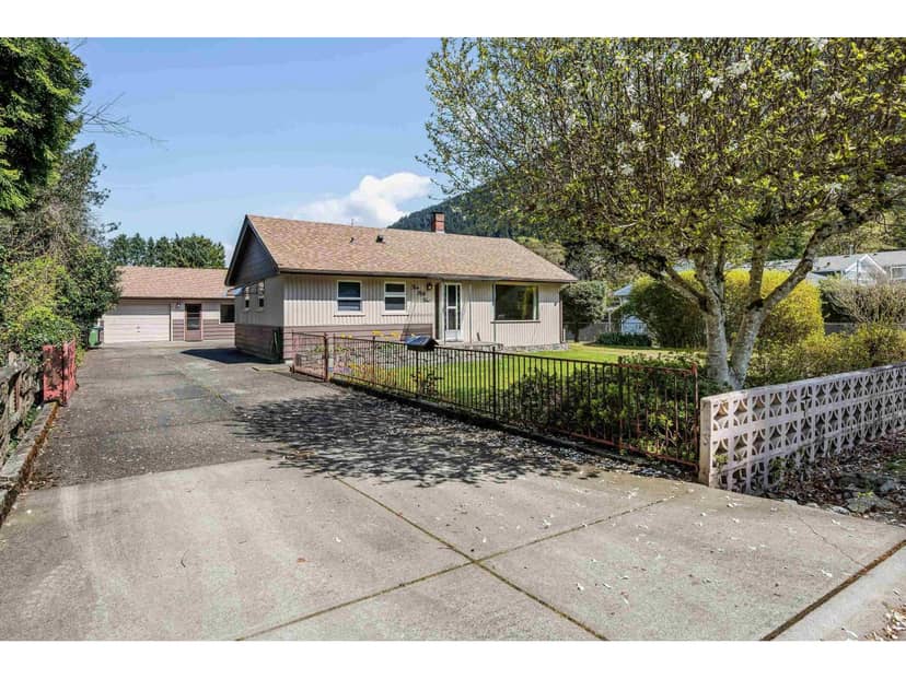 455 PINE AVENUE, Harrison Hot Springs, Harrison Hot Springs