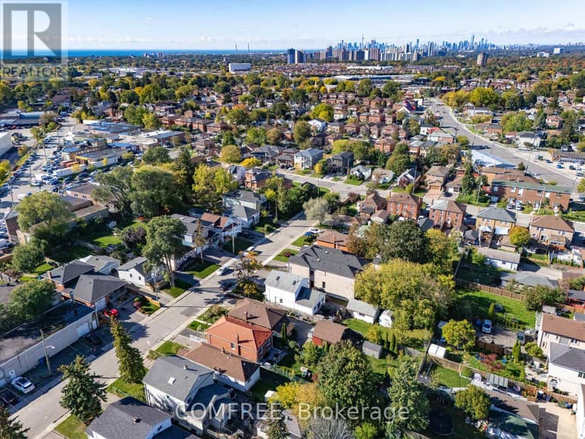 18 Glasgow Avenue — photo 16 of 26