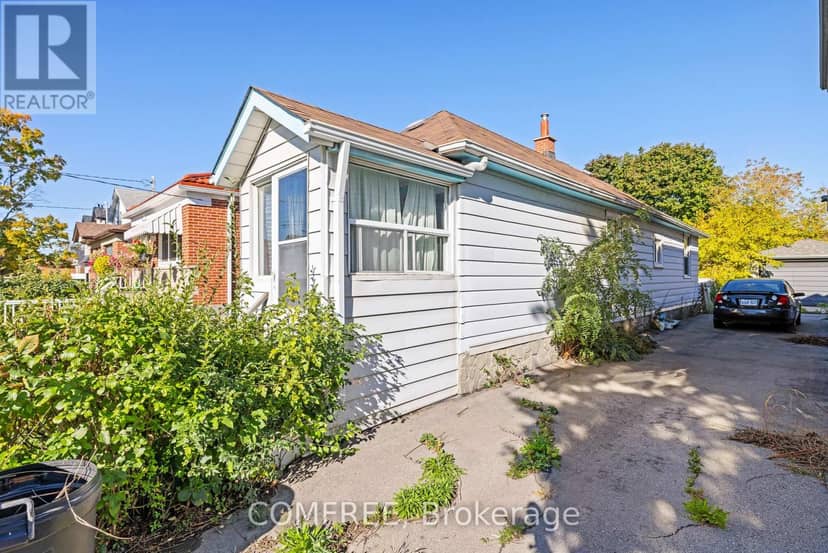 18 Glasgow Avenue — photo 2 of 26