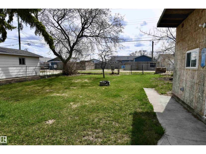 4629 46 AV — photo 28 of 29