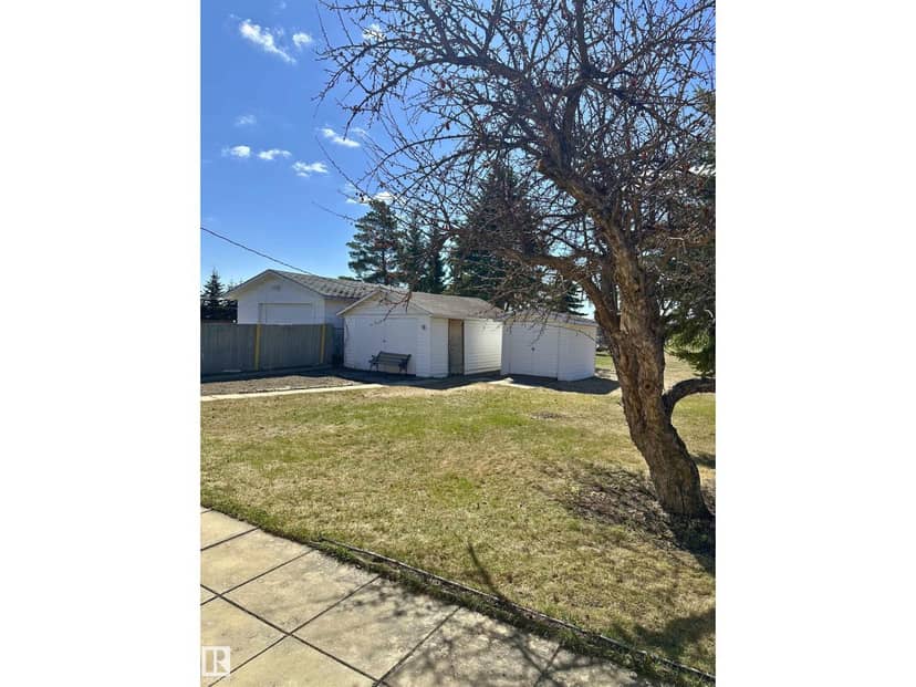 5035 49 AV NW — photo 25 of 28