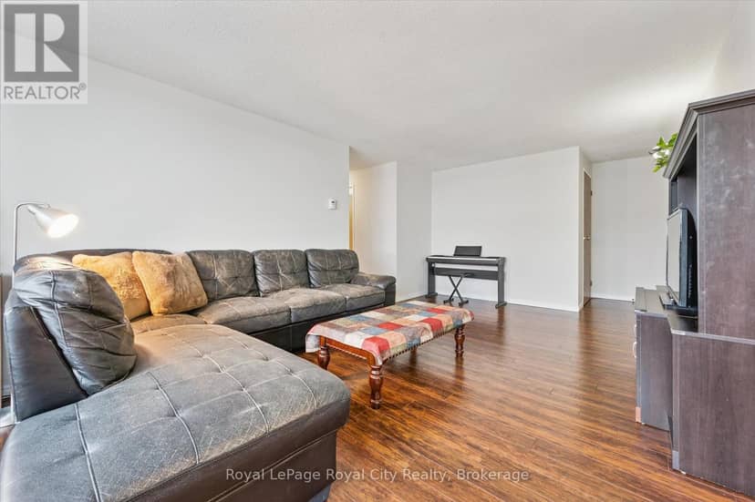 1410 - 35 Green Valley Drive — photo 17 of 40