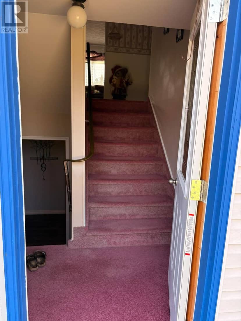 31 Angle Brook Road — photo 3 of 38