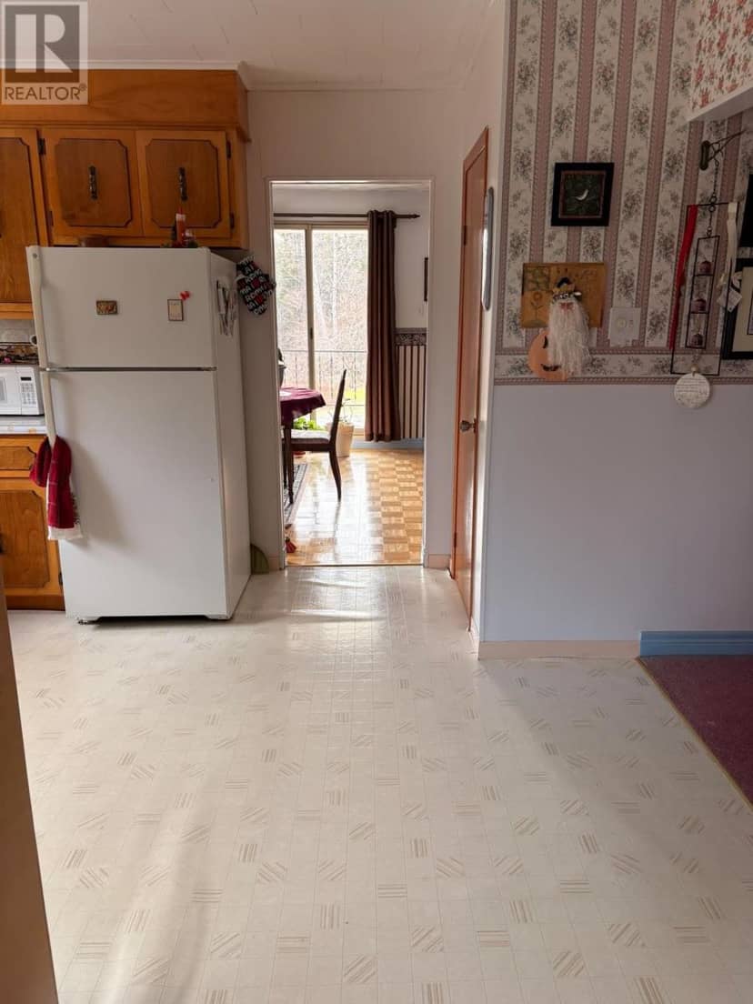 31 Angle Brook Road — photo 7 of 38