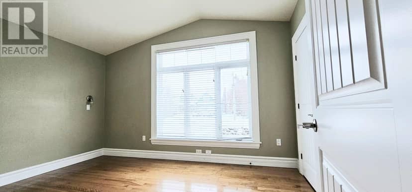 53 Bonavista Avenue — photo 32 of 40