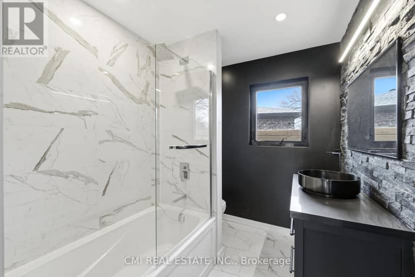 23 Logstone Crescent — photo 17 of 40