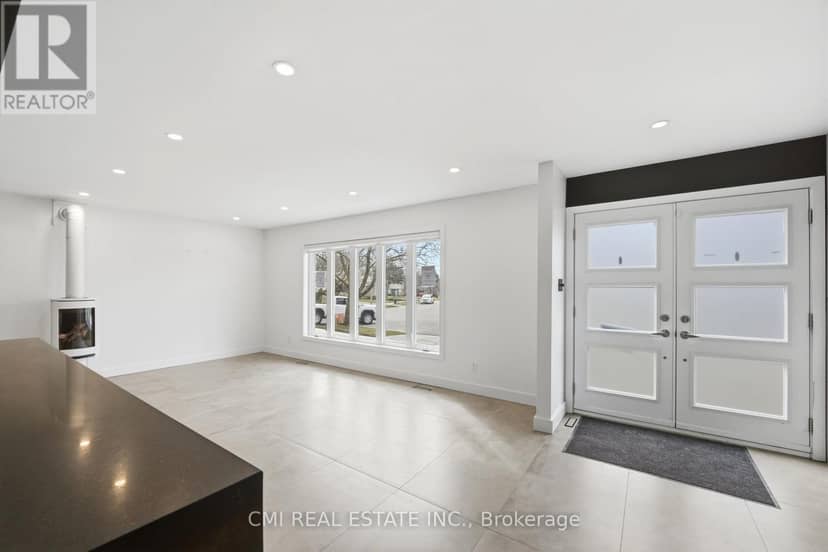 23 Logstone Crescent — photo 6 of 40